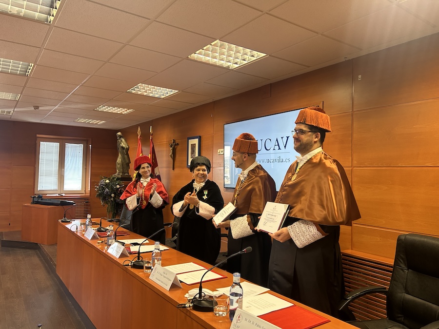 Diego Vergara y Pablo Fernández, doctor honoris causa por la UNID de Perú