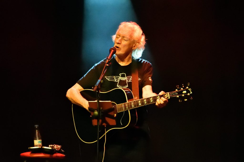 Nito Mestre revivió a Sui Generis en Málaga con un concierto inolvidable