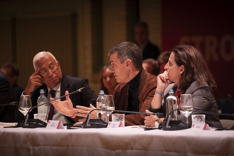 Sánchez cree que la derecha conservadora se ha convertido en un “satélite” de la extrema derecha