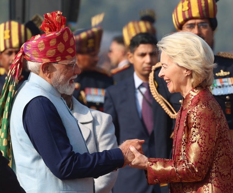 India y la UE firman un histórico acuerdo comercial tras dos décadas de negociaciones
