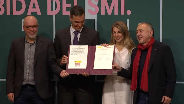 Sánchez arropa a Díaz en la subida del SMI y carga contra CEOE: «Su ausencia dice mucho»