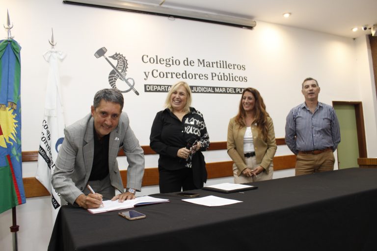 EL COLEGIO DE MARTILLEROS Y CORREDORES PUBLICOS DE MAR DEL PLATA ARGENTINA RENOVO SUS AUTORIDADES