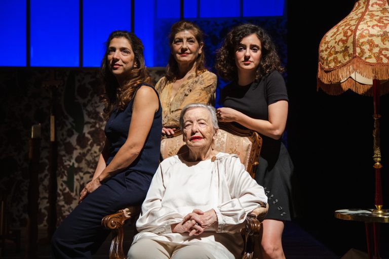 María Galiana cautiva al público del Teatro del Soho CaixaBank en la función matinal de ‘Yo solo quiero irme a Francia’