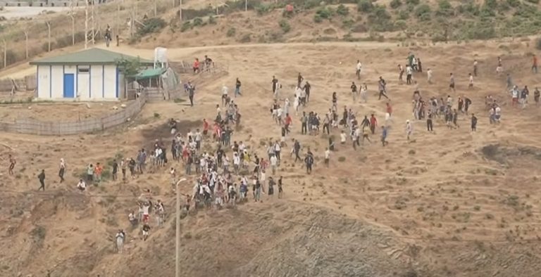 Ceuta desbordada: 49.000 entradas en 24 horas