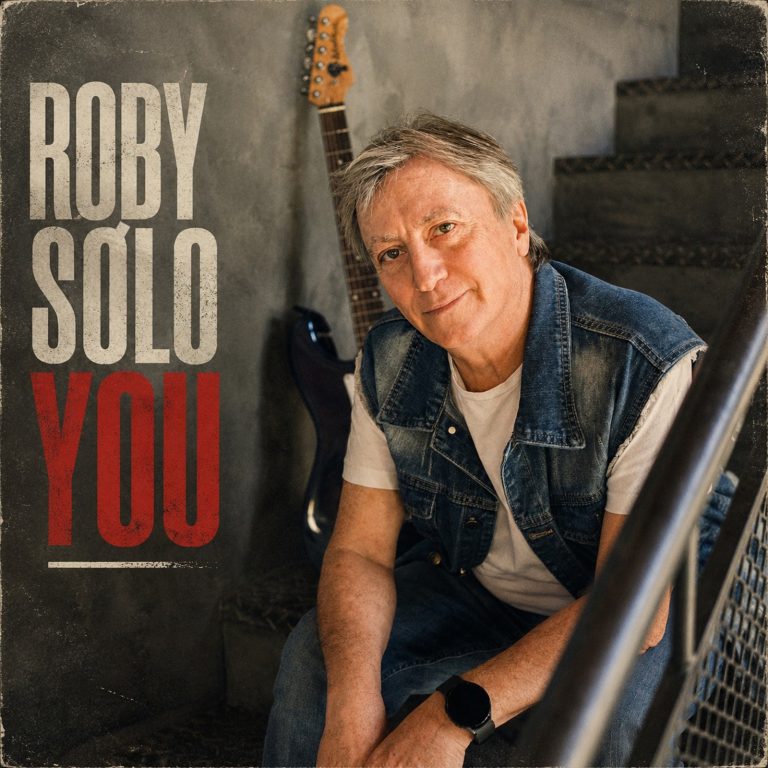 Roby Sólo revive un clásico de los años 90 con una nueva interpretación de «YOU»