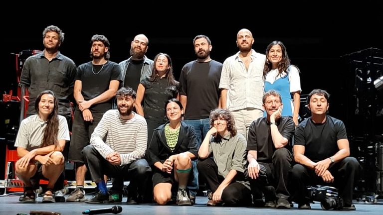 Alessandra García escenifica su ruptura con el teatro convencional en ‘¿Tú sabes lo que es una posidonia?’